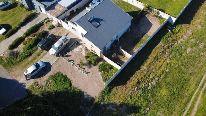 To Let 4 Bedroom Property for Rent in Gansbaai Central Western Cape